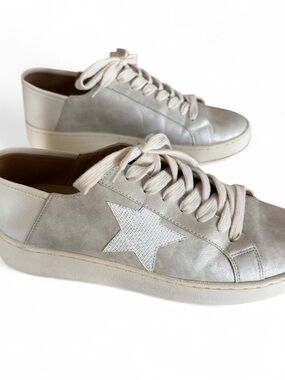 White Raven silver star metallic low top sneakers in size 9